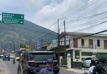 Polres Cianjur Terjunkan tim Pengurai Antrean di Jalur Utama Puncak