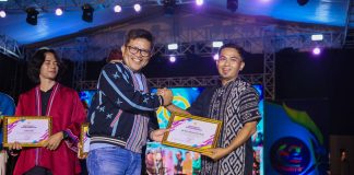 Dari Ruang Kelas ke Pelaku UMKM: Adi Yanto Saputra Terima Anugerah Tokoh Ekonomi Kreatif Sultra