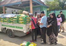 Pemerintah Kelurahan Baruga Gandeng Disketapang Kendari Gelar Gerakan Pangan Murah, Warga Antusias Berbelanja