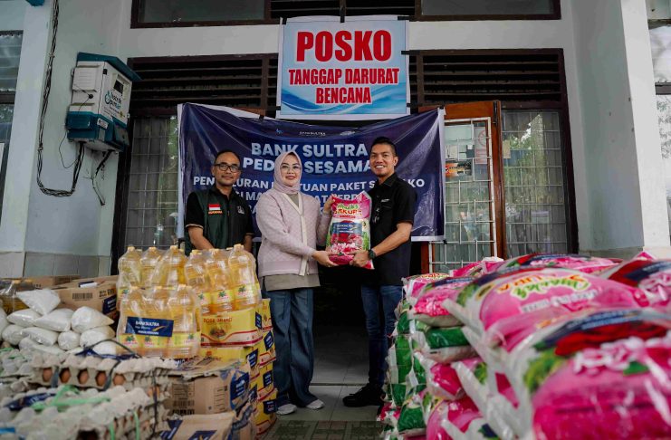 Bank Sultra Salurkan CSR berupa 300 Paket Sembako untuk Warga Terdampak Banjir di Kota Kendari