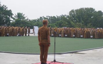 Pimpin Apel Gabungan Lingkup Pemkot Kendari, Sekda Tekankan Disiplin ASN dan Ketegasan Penataan Ruang