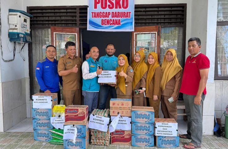 Dinas Kominfo Kota Kendari Salurkan Bantuan Kemanusiaan untuk Korban Banjir