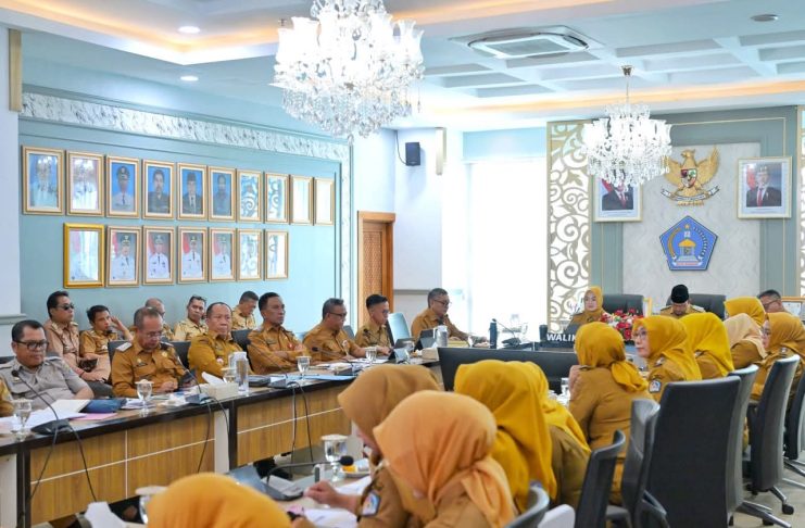 Pimpin Rapat Evaluasi, Wali Kota Kendari Dorong Optimalisasi PAD, Investasi, dan Pelayanan Publik yang Responsif.
