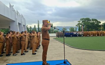 Tegakkan Disiplin dan Loyalitas, Sekda Kota Kendari Pimpin Apel Gabungan ASN Lingkup Pemerintah Kota Kendari