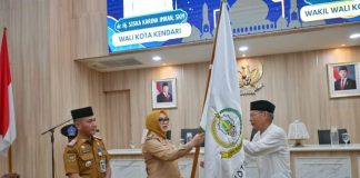Wali Kota Kendari Lepas Kafilah MTQ Ke-XXXI ke Kabupaten Konawe dan Serahkan Dana Hibah Rumah Ibadah
