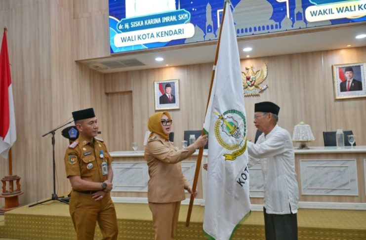 Wali Kota Kendari Lepas Kafilah MTQ Ke-XXXI ke Kabupaten Konawe dan Serahkan Dana Hibah Rumah Ibadah