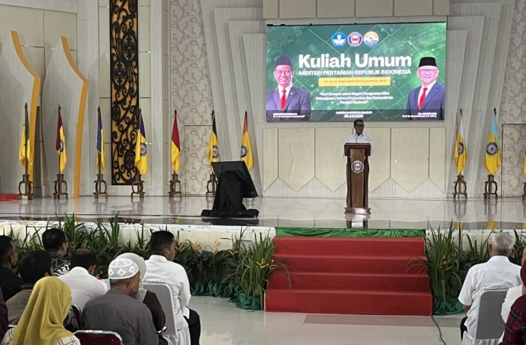 Kuliah Umum di UHO, Menteri Amran Bagikan Kisah Perjuangan dari Sultra ke Kabinet