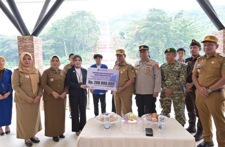 Momentum HANI dan Harganas, Bank Sultra Salurkan Beasiswa CSR Rp200 Juta untuk Mahasiswa UMKOTA