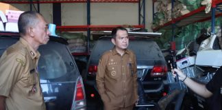 Bupati Kolaka Tinjau Gudang Aset, Percepat Penataan dan Lelang Kendaraan Dinas Tak Produktif