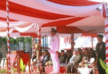 Wakil Gubernur Sultra Pimpin Upacara Penurunan Bendera HUT ke-81 RI