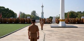 Pimpin Apel Gabungan, Sekda Kendari Ingatkan ASN Utamakan Disiplin dan Profesionalisme