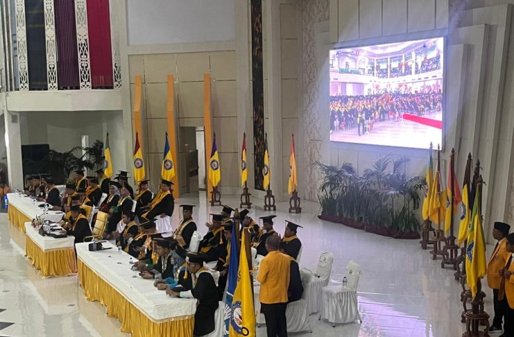 UHO Lepas 763 Lulusan pada Wisuda Periode VII, Cetak SDM Unggul Berdaya Saing