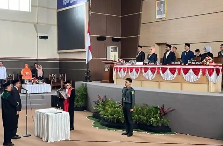 La Yuli Resmi Dilantik sebagai Wakil Ketua I DPRD Kendari, Wali Kota Ajak Perkuat Sinergi Eksekutif-Legislatif