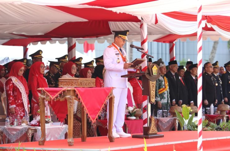 Gubernur ASR Inspektur Upacara HUT ke-81 RI, Wagub Hugua Dampingi Menteri KKP di KNMP Sorue