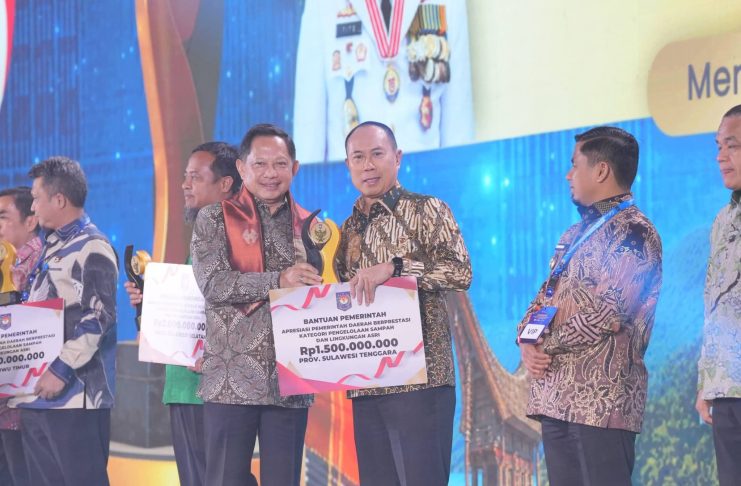 Hadiri Ajang Apresiasi Pemerintah Daerah Berprestasi 2026, Gubernur Andi Sumangerukka Terima Dua Penghargaan untuk Sultra