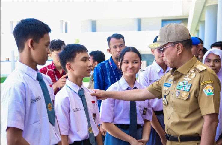 Gubernur Sultra Kunjungi SMA Unggul Garuda, Siswa Sampaikan Terima Kasih kepada Presiden Prabowo