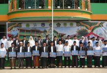 Pimpin Upacara Hari Santri 2026, Bupati Kolaka Gaungkan Semangat Santri Menuju Indonesia Emas