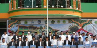 Pimpin Upacara Hari Santri 2026, Bupati Kolaka Gaungkan Semangat Santri Menuju Indonesia Emas
